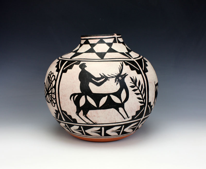 Kewa - Santo Domingo Pueblo American Indian Pottery Hunter Jar