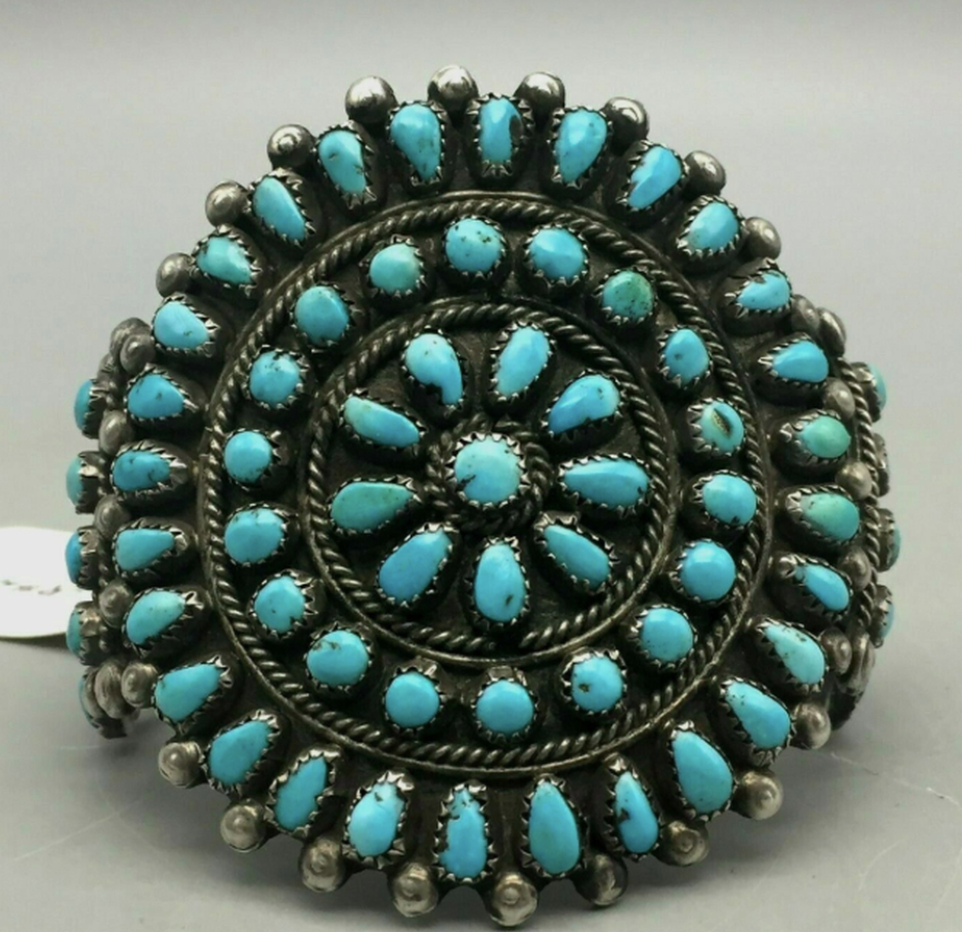 Beautiful! A Turquoise Cluster Bracelet From The Jewel Box Pawn Vault Collection